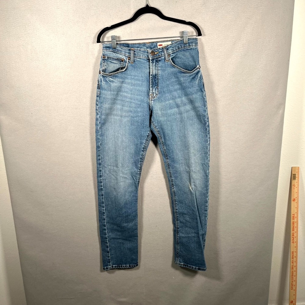 Wrangler Athletic Fit Jeans Mens 31 Blue Denim Medium Wash Straight Leg Casual